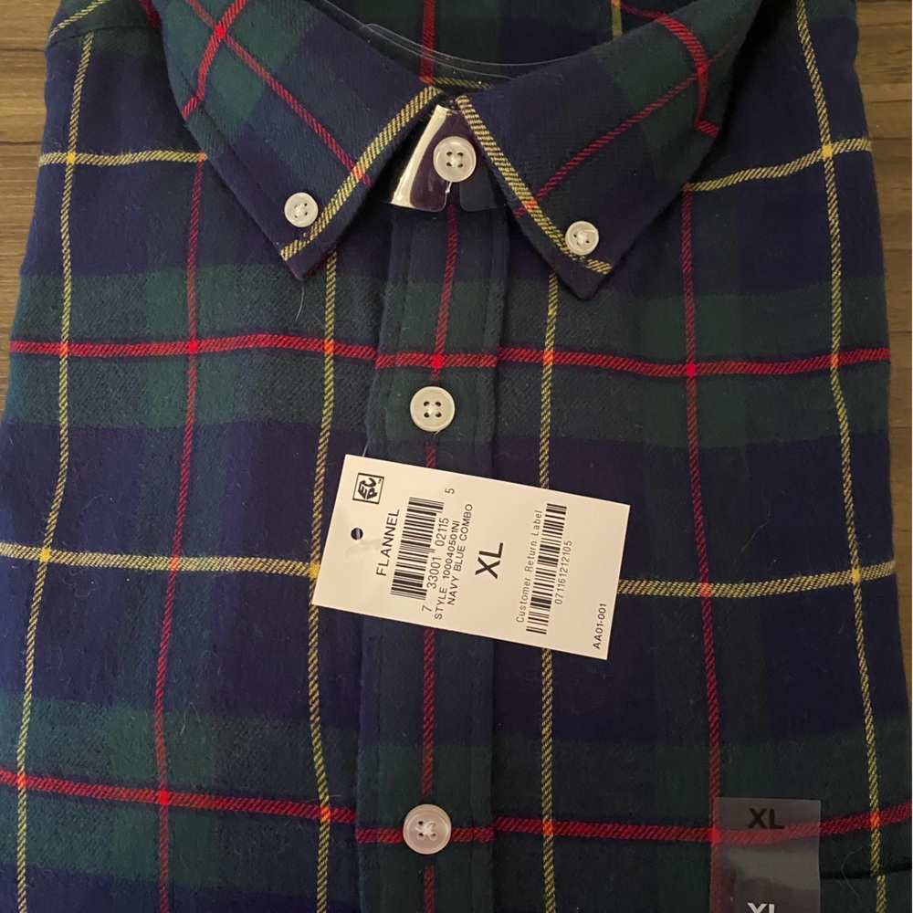 NWT MENS CLUB ROOM PLAID DRESS SHIRT

SIZE XL